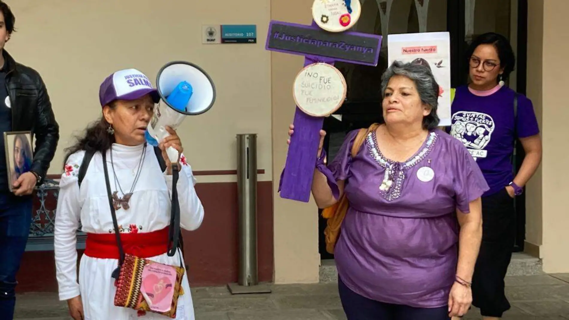 Tres madres unidas por el feminicidio de sus hijas se reúnen en el foro los impactos del feminicidio en las víctimas